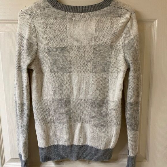 Banana Republic Women’s White and Gray Checkered Wool Blend Sweater - Picture 2 of 6